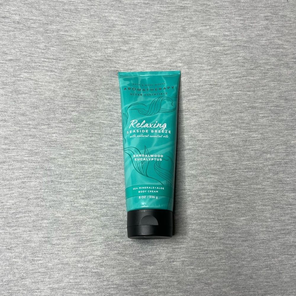Bath & Body Works Aromatherapy Ocean Essential Sandalwood Eucalyptus Body Lotion